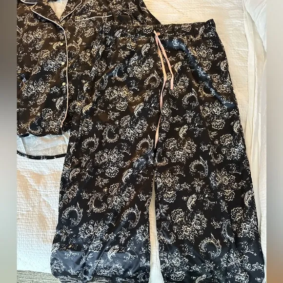 Black and White Paisley Pajama Set