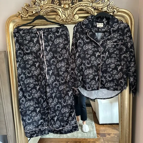 Black and White Paisley Pajama Set