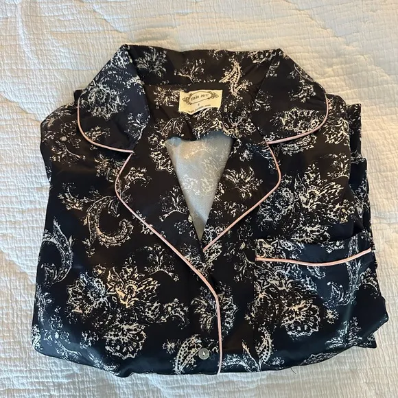 Black and White Paisley Pajama Set