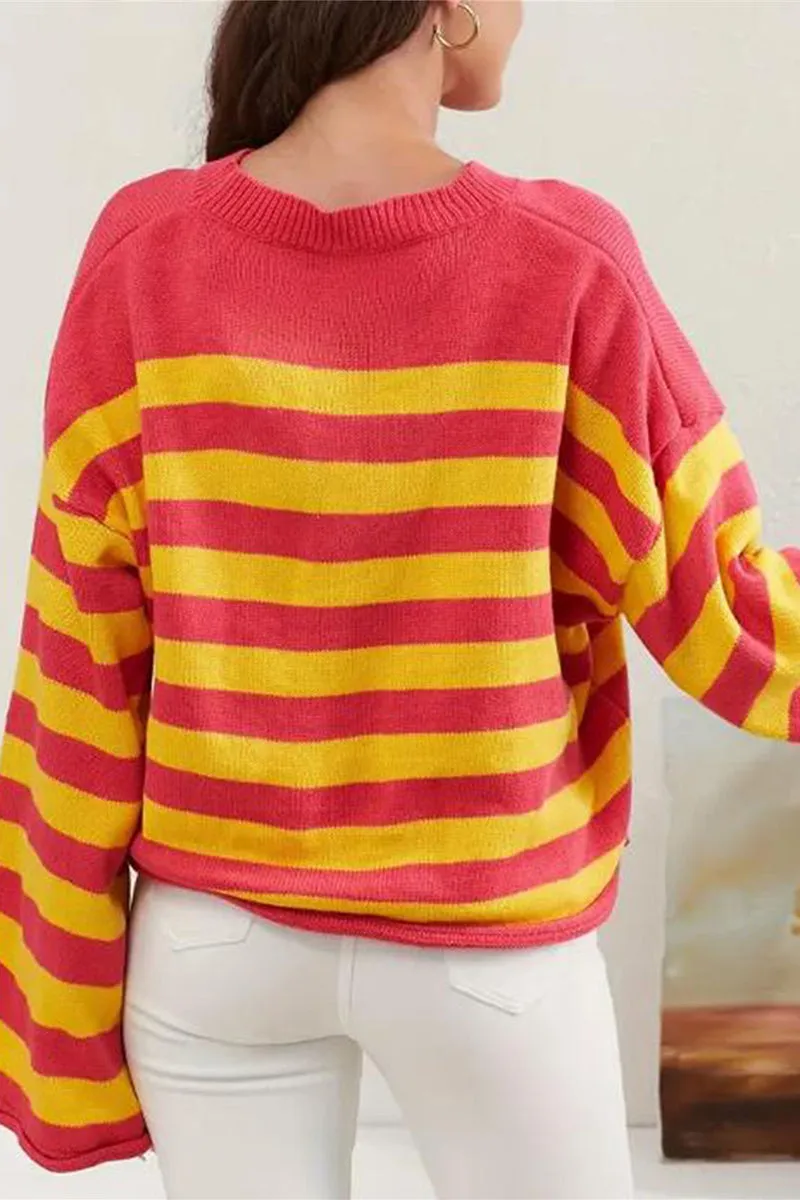 HWT1233 Daisy Dream Sweater