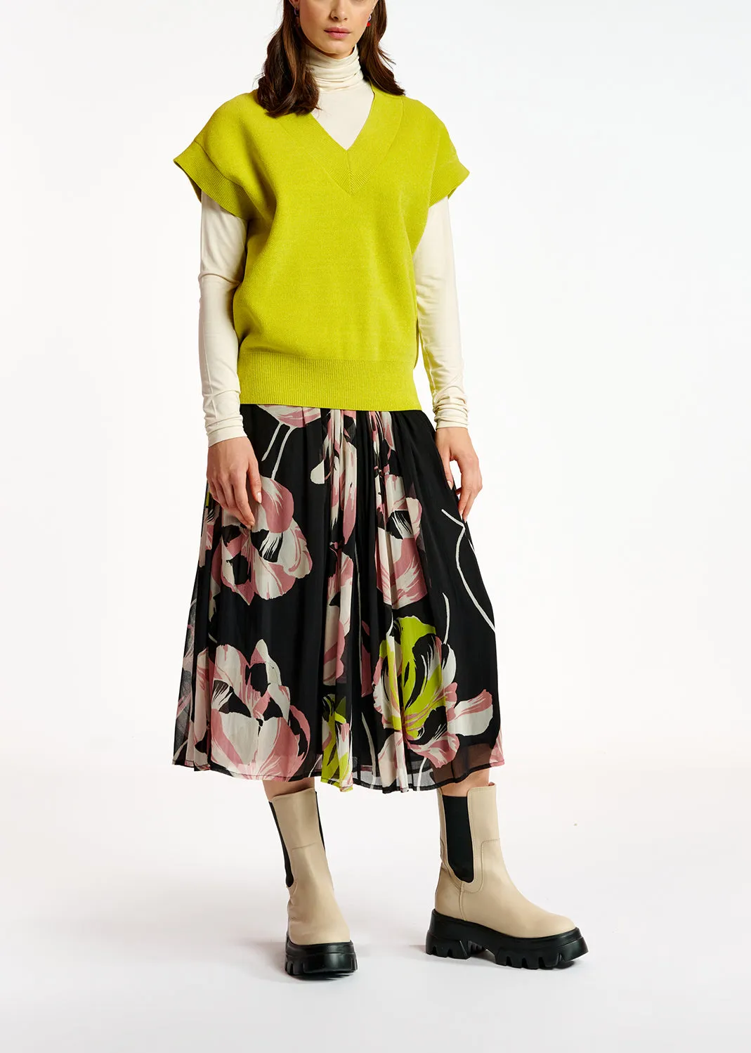 Lime green V-neck short-sleeved sweater