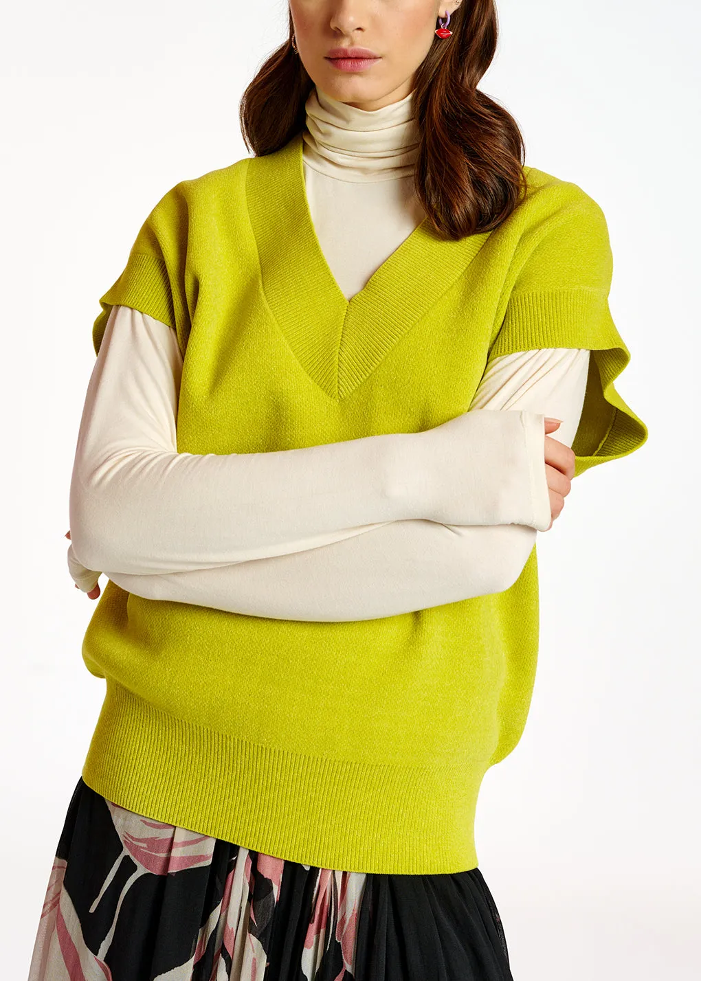 Lime green V-neck short-sleeved sweater