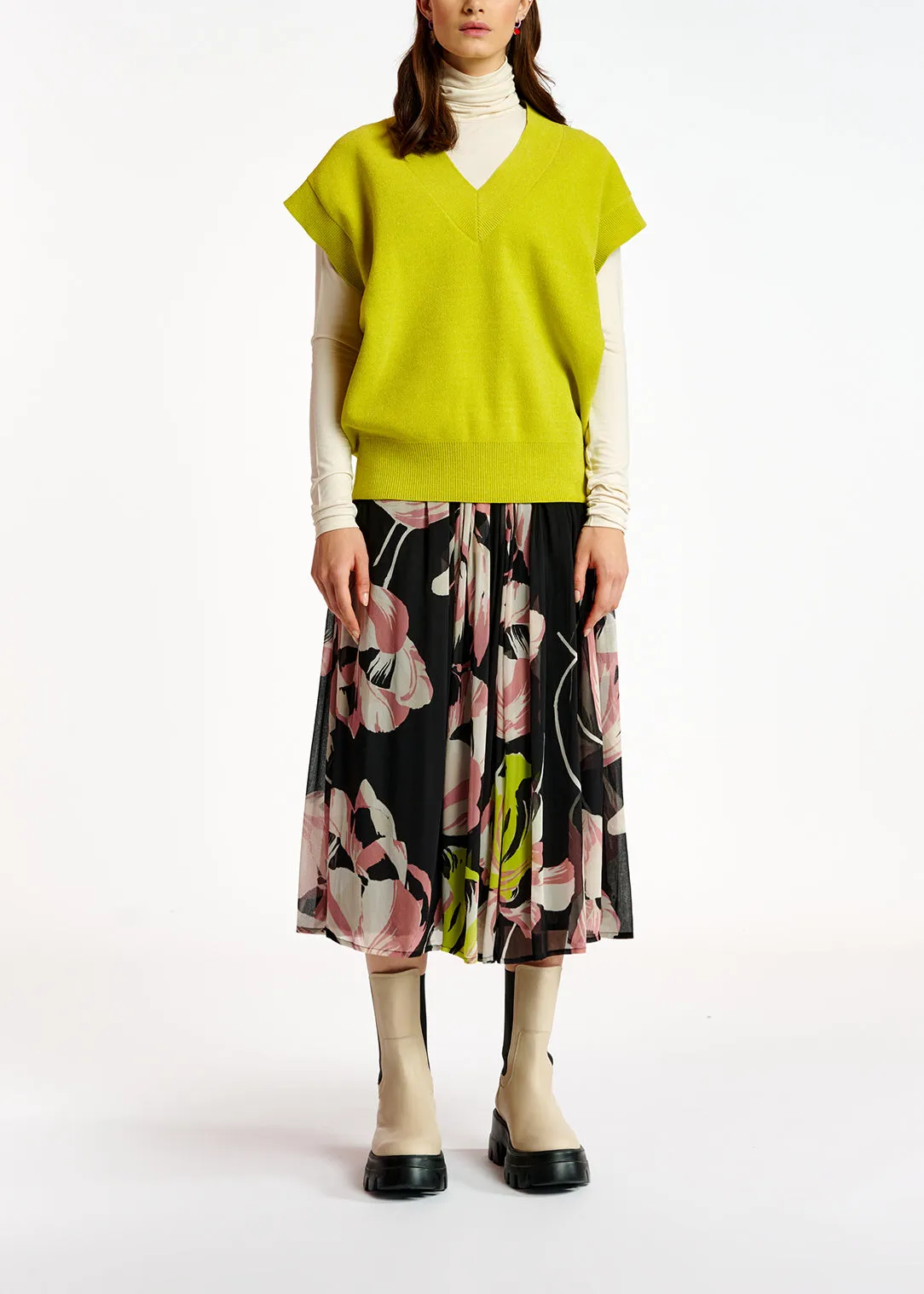 Lime green V-neck short-sleeved sweater