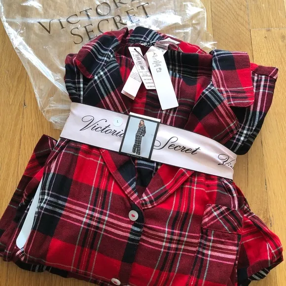 NEW VICTORIA’S SECRET FLANNEL PAJAMAS