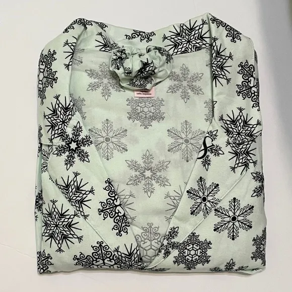 NWOT Victoria’s Secret Cotton Pajamas Scrunchie Set Women’s Size XL Snowflake