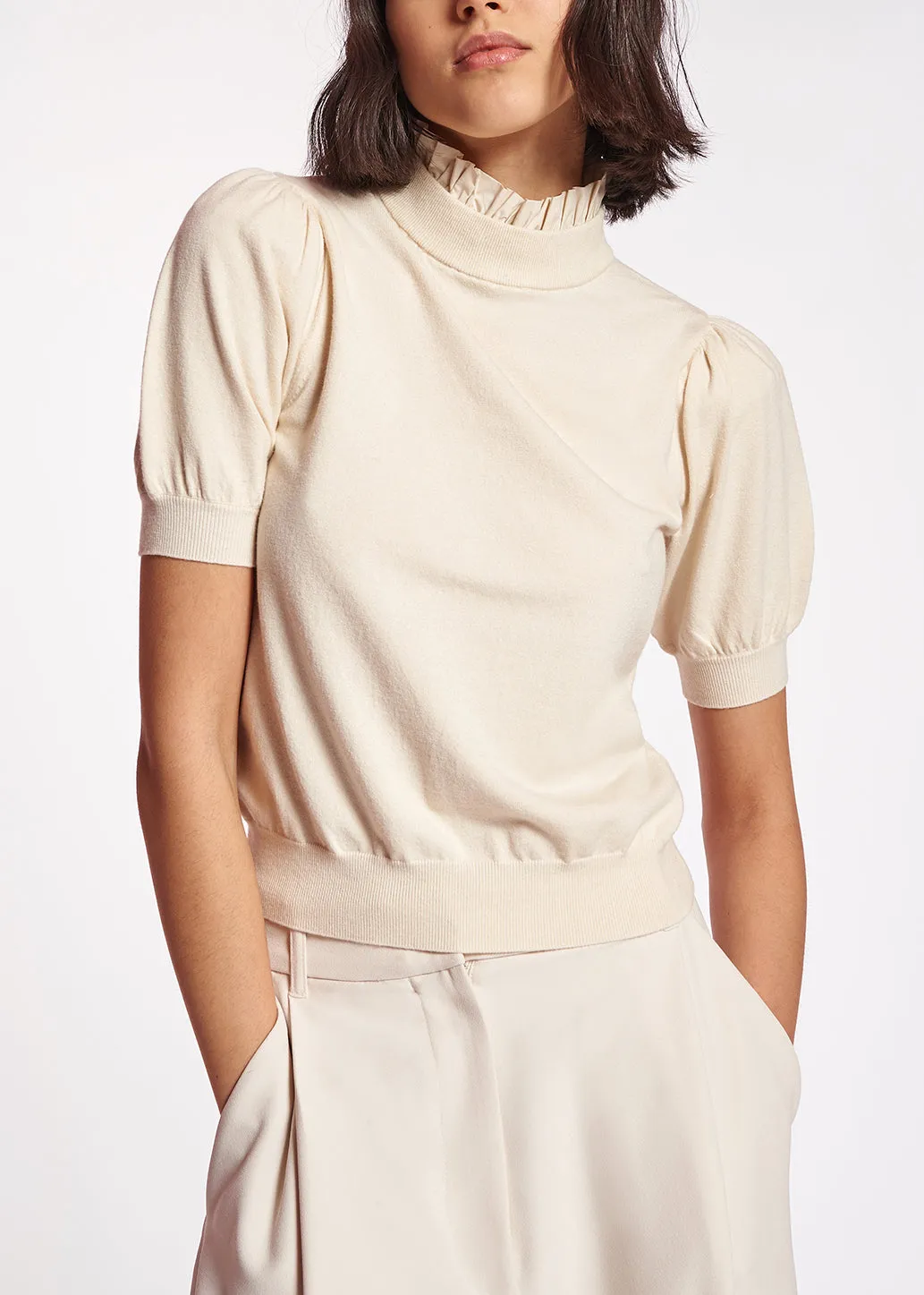 Off-white short-sleeved sweater with stand-up collar