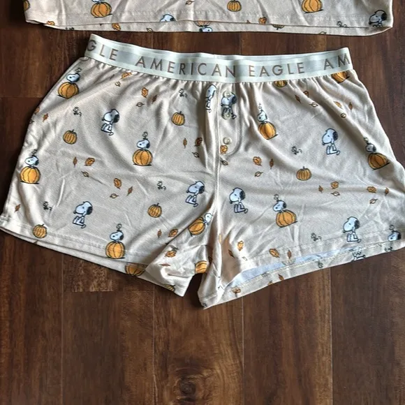 Set of 2 American Eagle Women’s Pajamas size XL Soft flannel Red Bows &amp; Snoopy