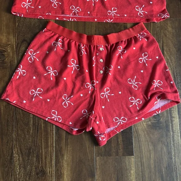 Set of 2 American Eagle Women’s Pajamas size XL Soft flannel Red Bows &amp; Snoopy
