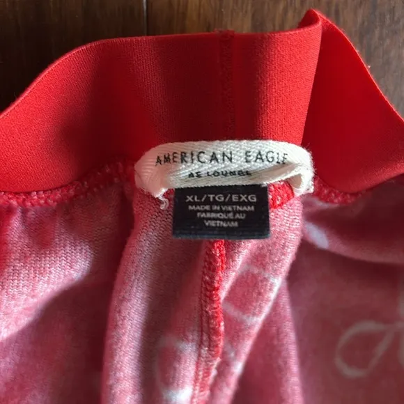 Set of 2 American Eagle Women’s Pajamas size XL Soft flannel Red Bows &amp; Snoopy