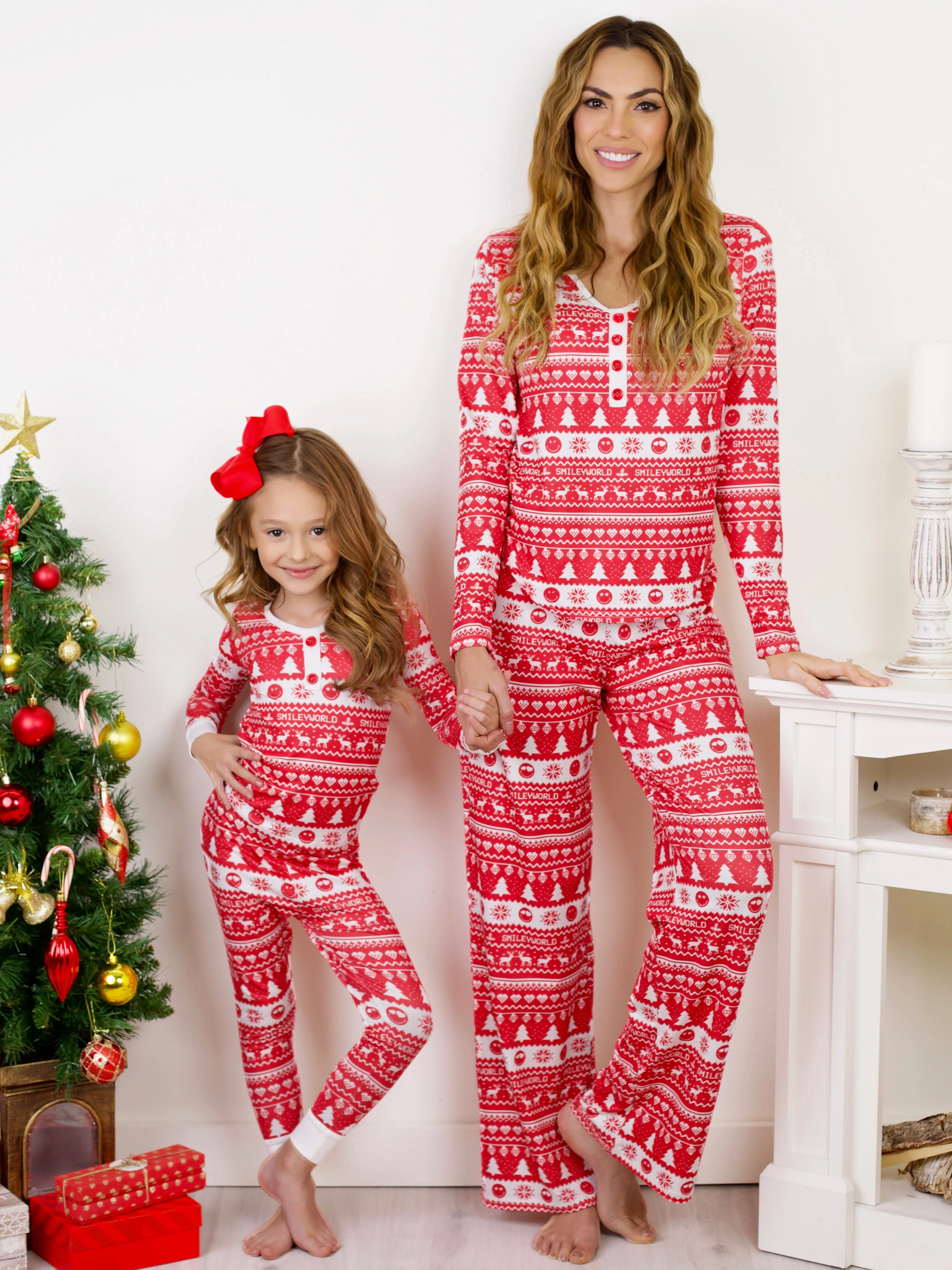 SmileyWorld Mommy & Me Christmas Traditions Pajama Set