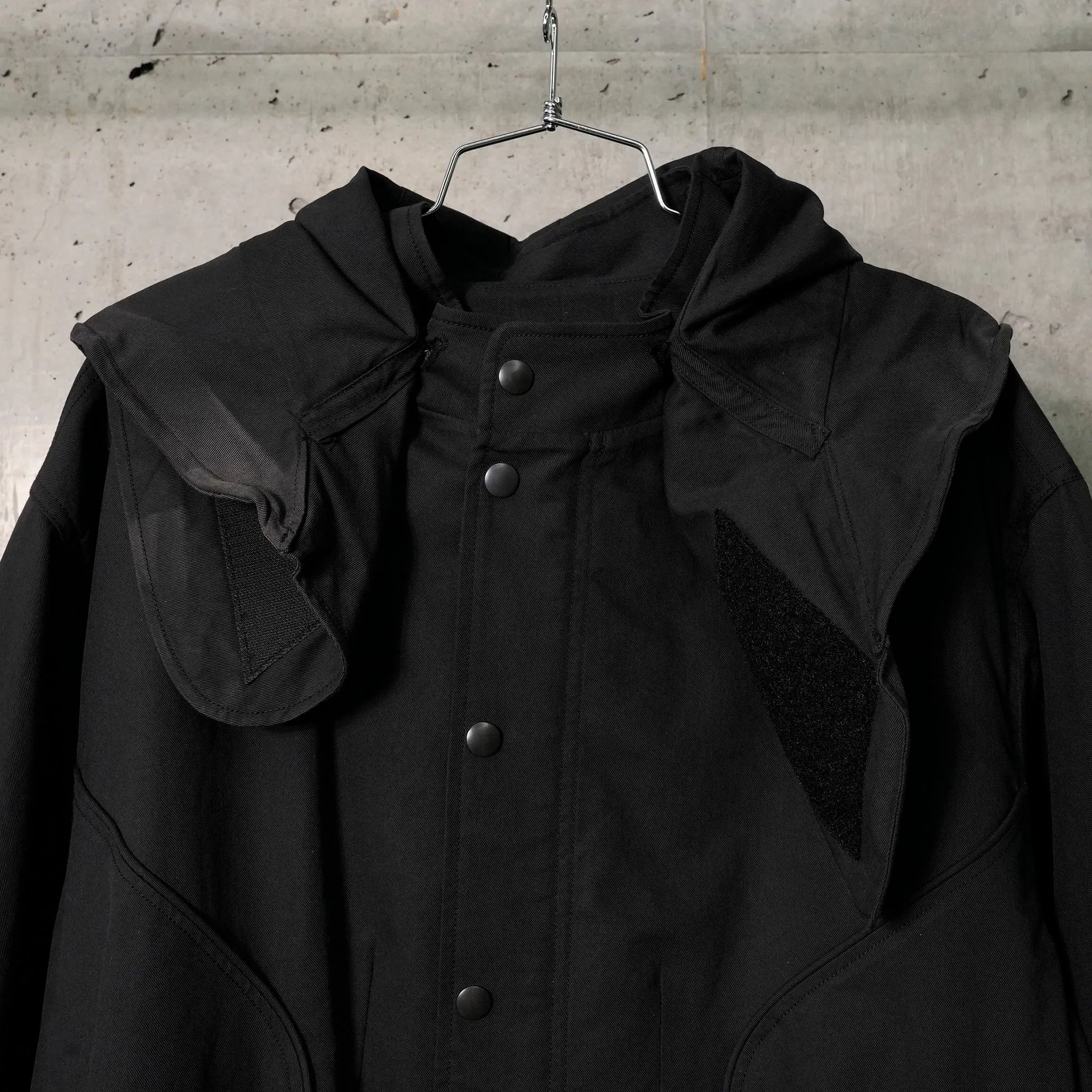 SUN-BLEACHED FISHTAIL COAT / BLACK