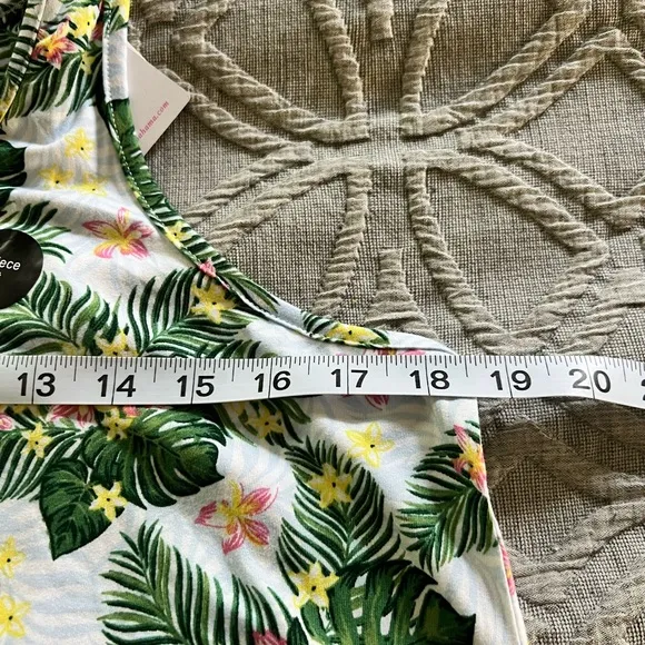 Super Cute Tommy Bahama Tropical PJs large top medium bottoms