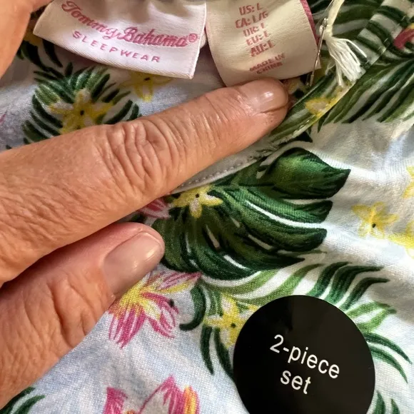 Super Cute Tommy Bahama Tropical PJs large top medium bottoms