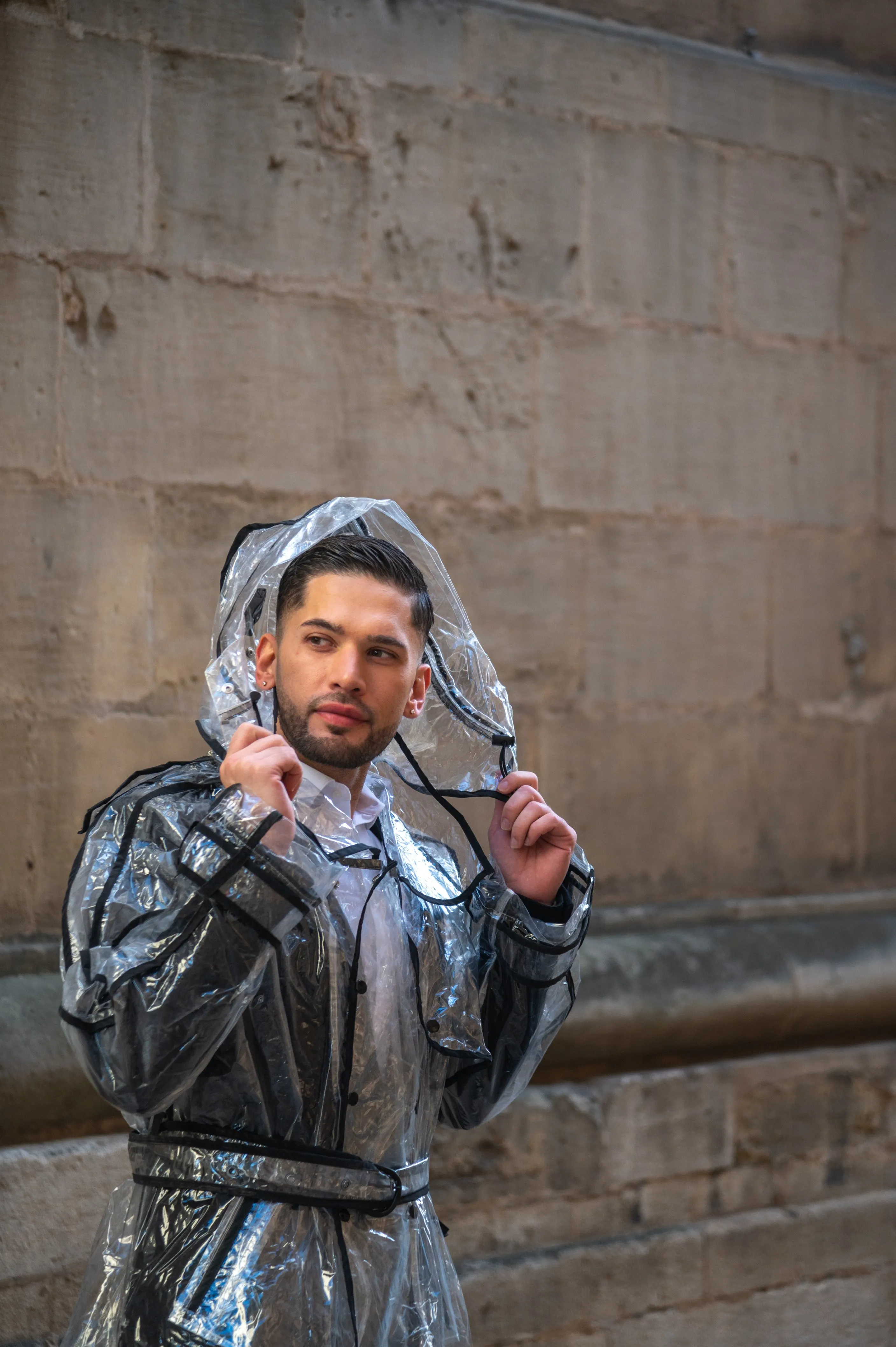Trench coat. Transparent Black.