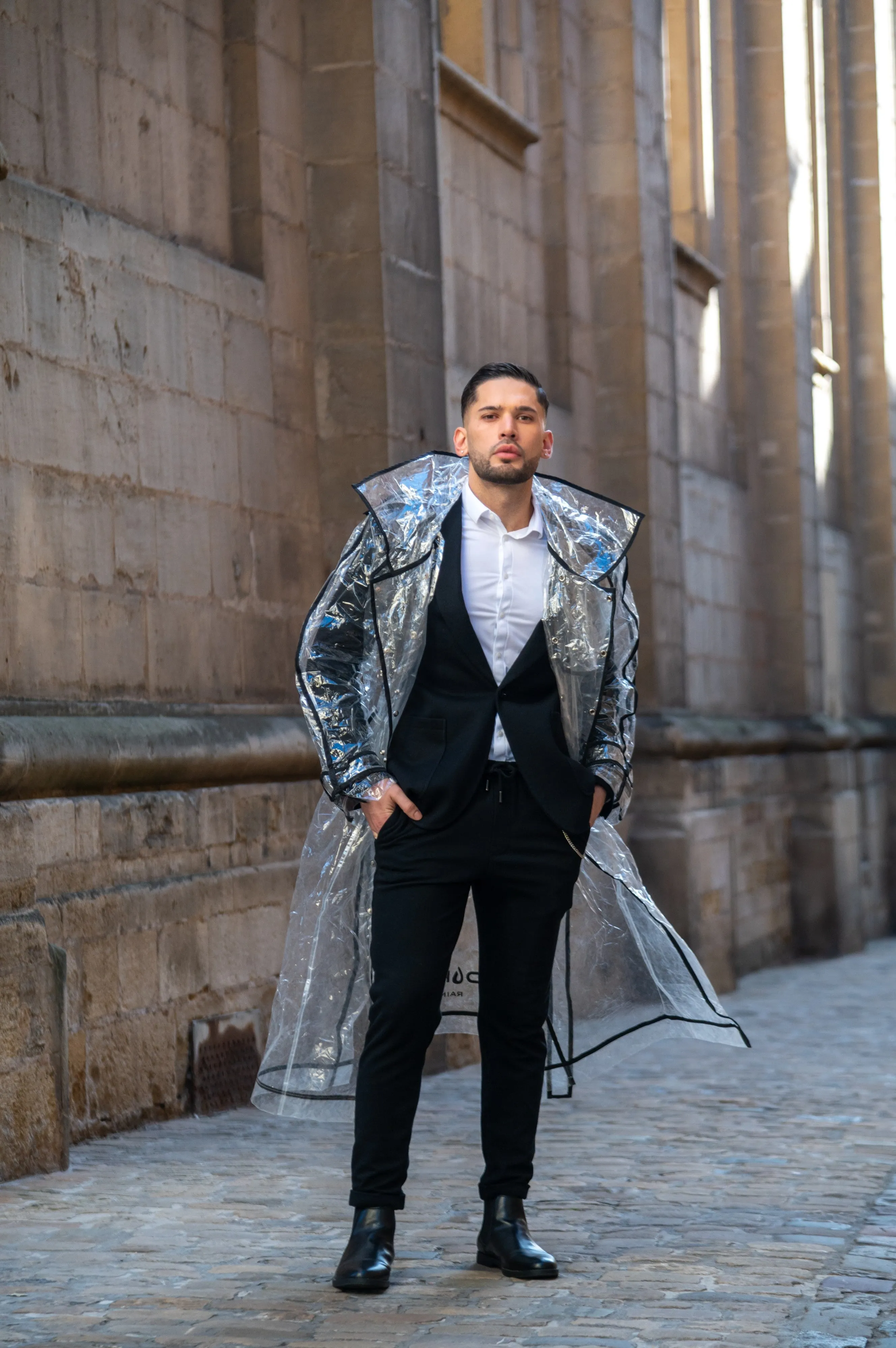 Trench coat. Transparent Black.
